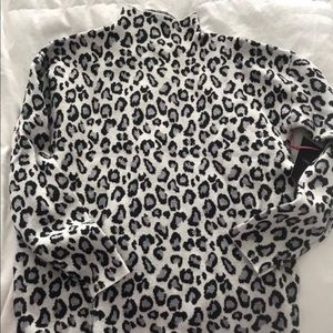 Mock neck sweater size S.